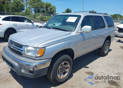 2002 Toyota 4Runner Sr5 V6 z USA, uszkodzony, nr VIN JT3GN86R820257404